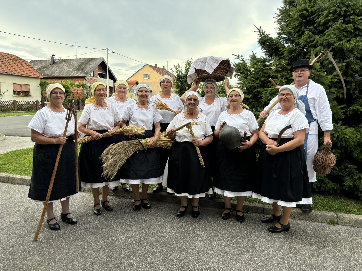Ženska vokalna skupina KUU "Društvo žena Gornji Kraljevec"