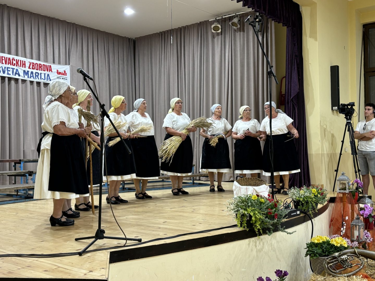 Ženska vokalna skupina KUU "Društvo žena Gornji Kraljevec"
