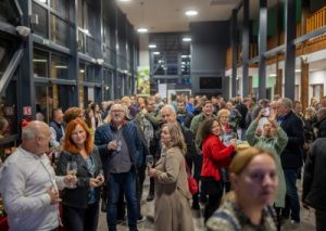 Druženje ljudi i degustiranje vina na Martinju u Štrigovi