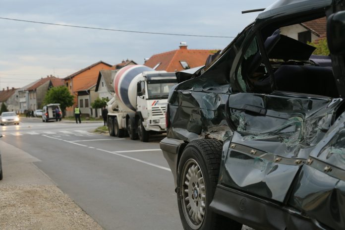 Prometna Mala Subotica kamion mješalica