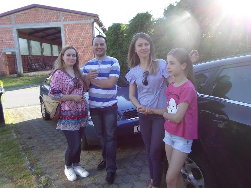 Okupljanje susjeda na kvartovskom roštilju u Šenkovcu