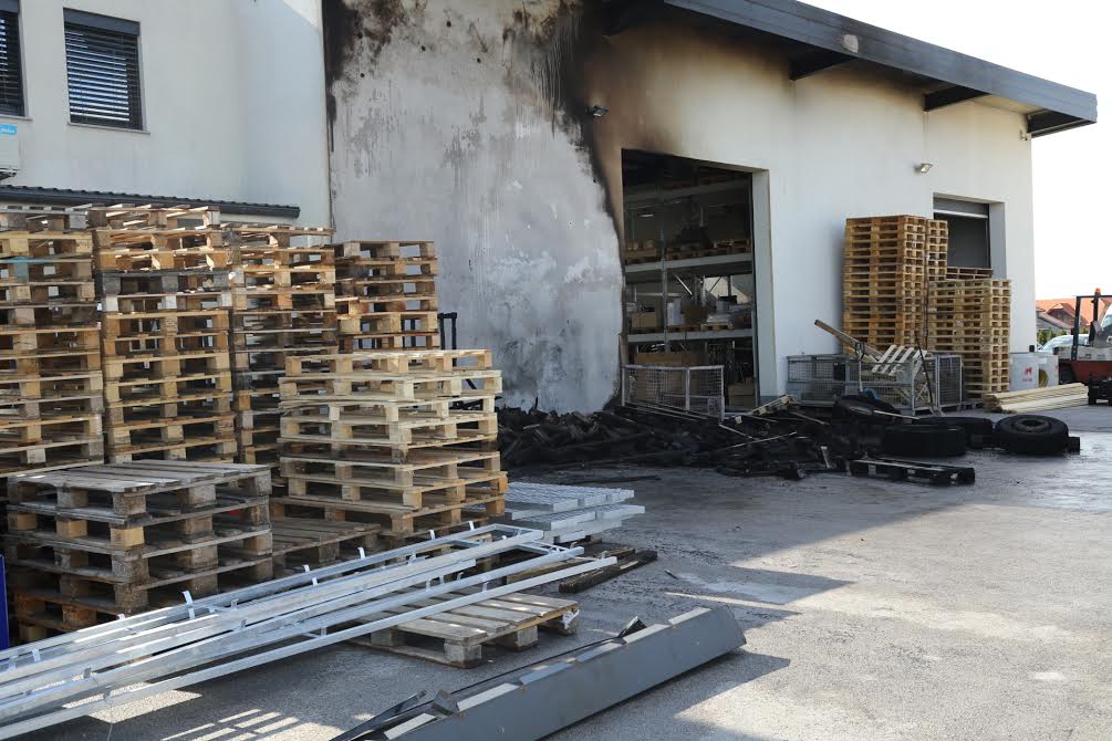 Požar u dvorištu tvrtke u Pribislavcu