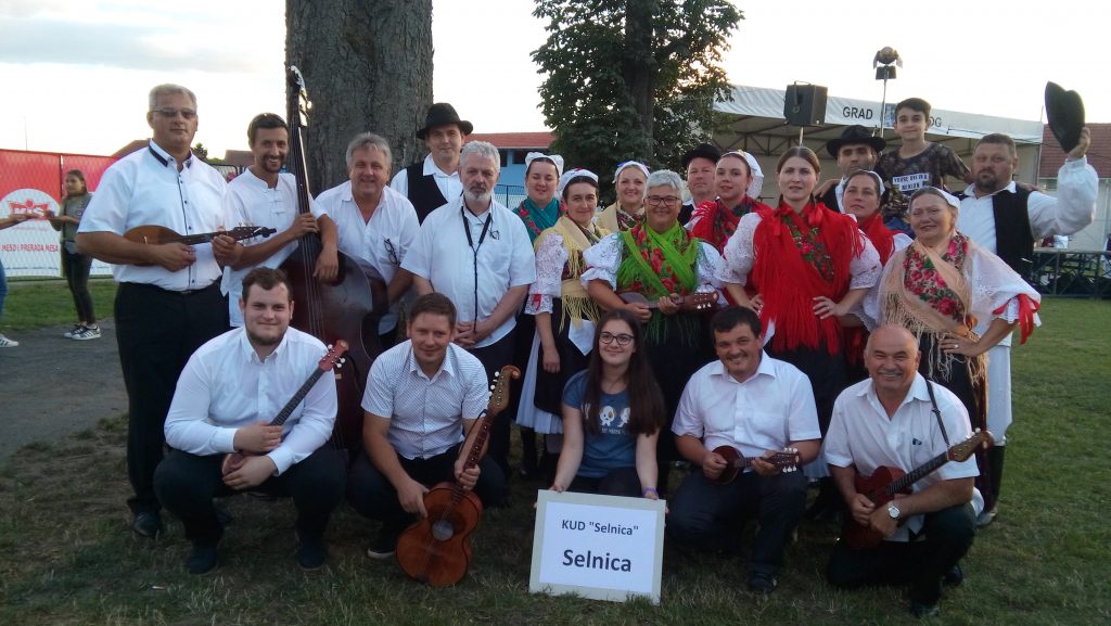 Folklorna i tamburaška sekcija KUD-a Selnica