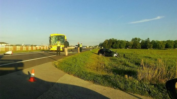 sudar dva autobusa i auto