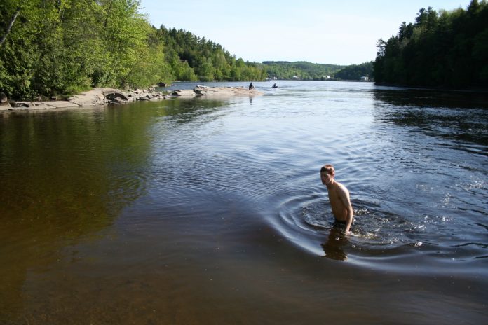 voda kupanje plivanje vruće jezero