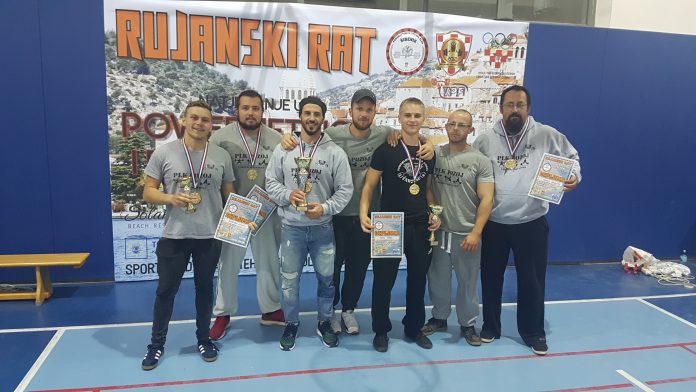 powerlifting klub pozoj