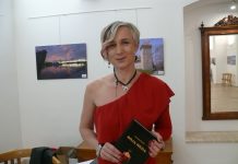FOTO: Emotivnim glazbeno-poetskim kolažom predstavljena prva zbirka poezije Davorke Črnčec Davorka Črnčec