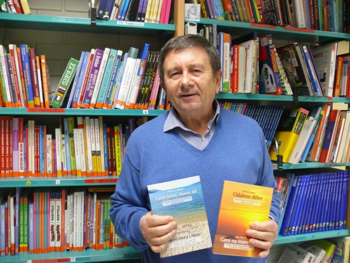 Josip Mihović, autor je dviju knjiga. Obje su dvojezične