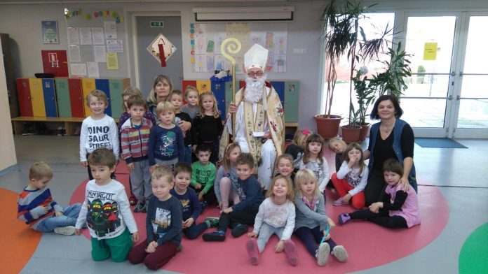 Sveti Nikola obradovao djecu vrtića Cvrčak