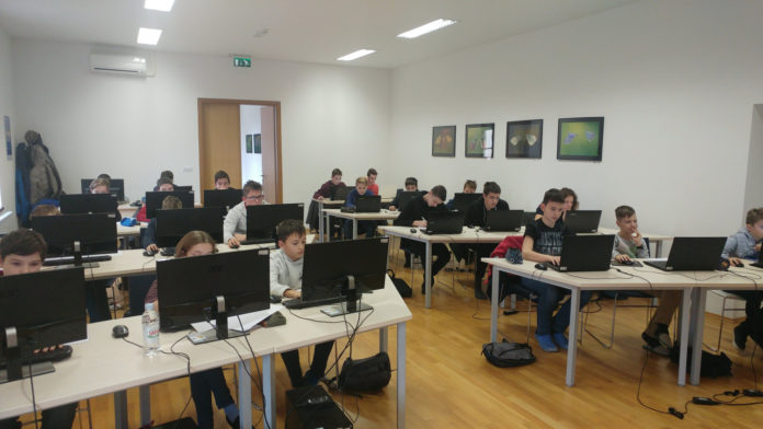 Hrvatsko otvoreno natjecanje u informatici (HONI)