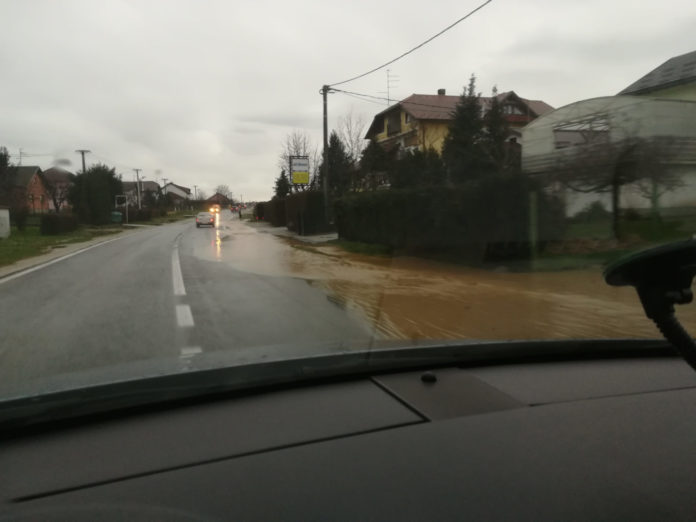 voda na cesti cesta Slemenice-Žiškovec