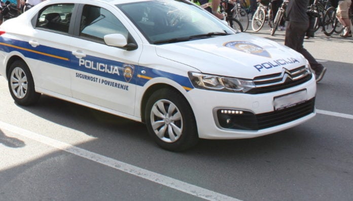policija