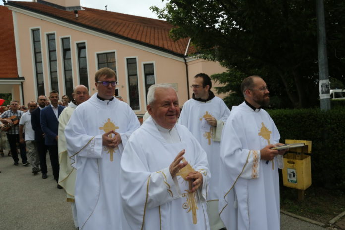antunovo procesija21 antunovo procesija21