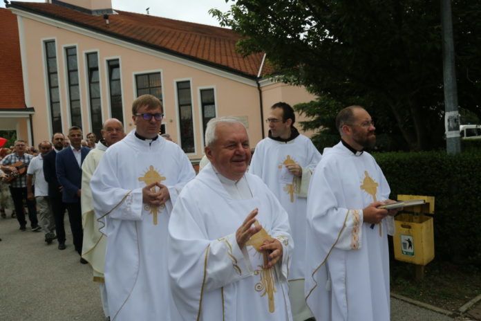 antunovo procesija21