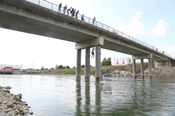 Skakanje s mosta derivacijski kanal HE Dubrava Sveta Marija1