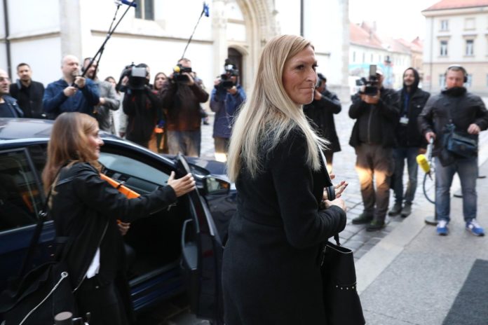 Janica Kostelić ulazi u zgradu Vlade