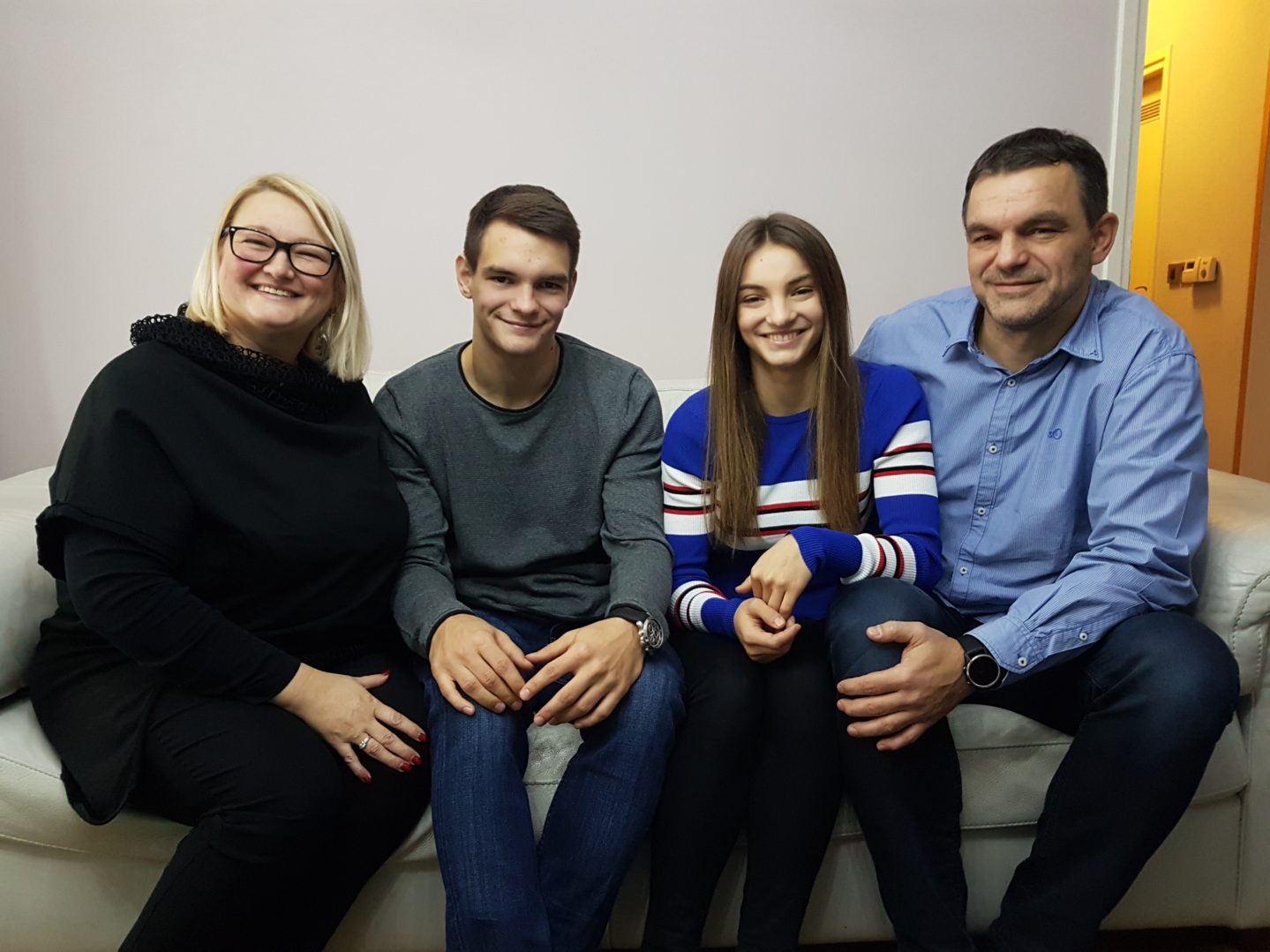 mama Andreja, sin Martin, kćerka Dora i tata Tihomir