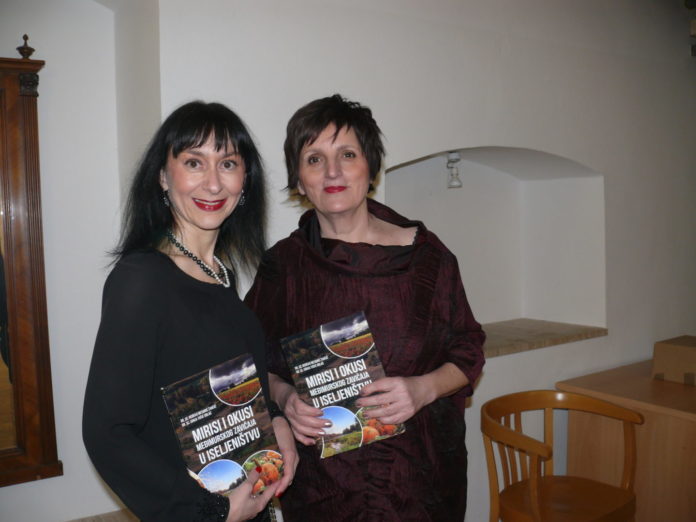 Rebeka Mesarić Žabčić i Sonja Tošić Grlač Rebeka Mesarić Žabčić i Sonja Tošić Grlač