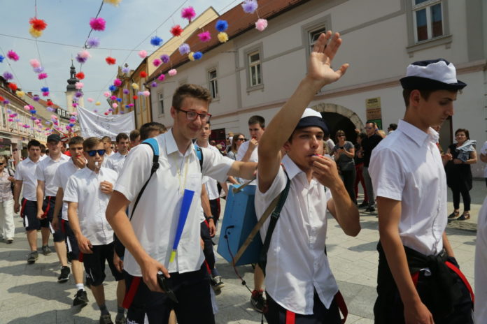 Mimohod maturanta 2018. godine