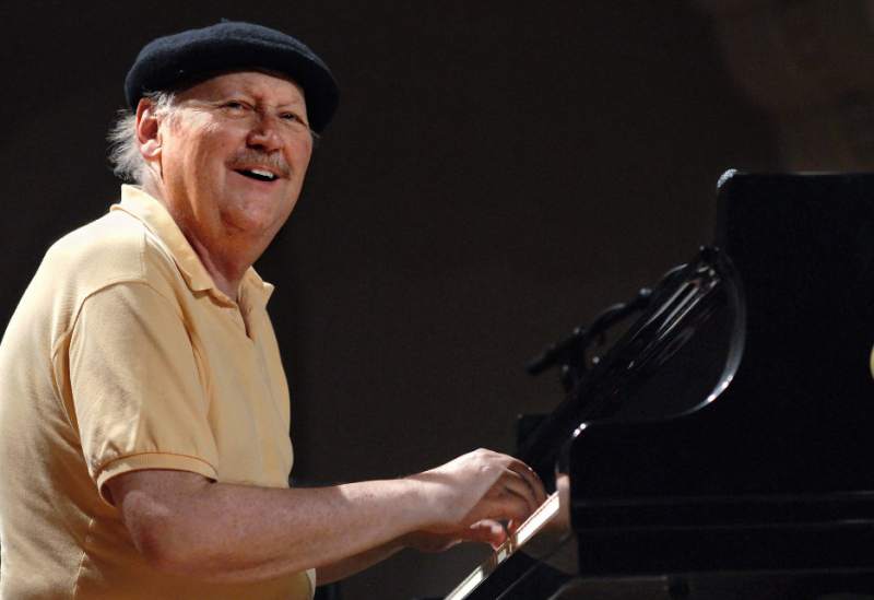 Larry Vuckovich