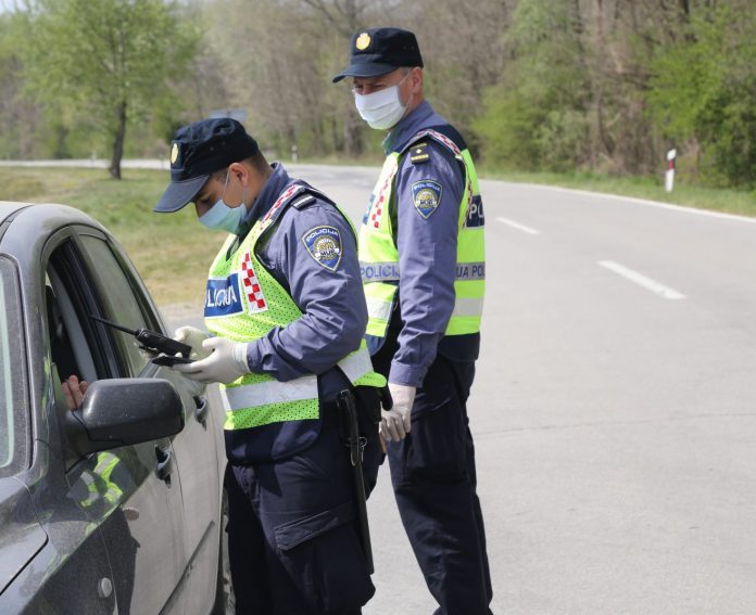 policija