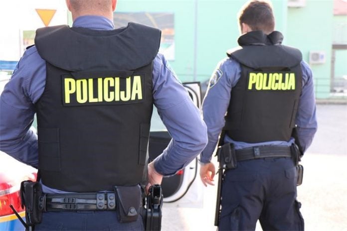 policija