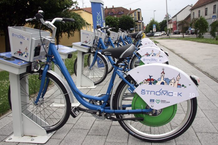 štromček