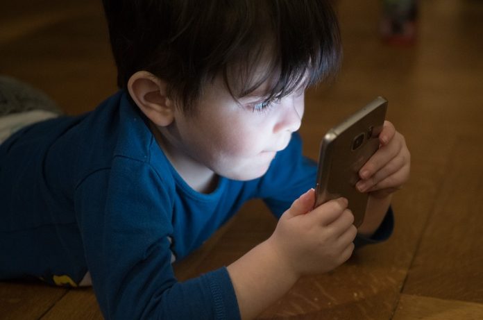 dijete mobitel