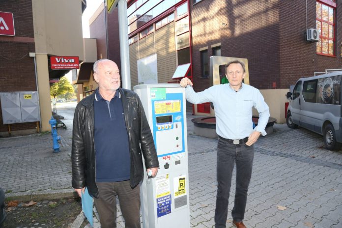 parkiranje čakovec vlah nenad i robert hajdarović7 Poduzetnicima Franji Vlahu i Robertu Hajdaroviću u peticiji za ukidanje naplate parkinga nakon 15 sati i subotom pridružili su se brojni obrtnici, poduzetnici i ugostitelji koji rade u centru Čakovca