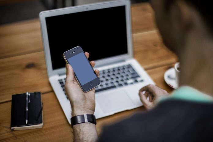 računalo i mobitel , informacija