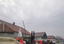 Sveti Nikola i Krampus provezli se kolima kroz naselja Općine Vratišinec i darivali dobru djecu sv. nikola vratišinec