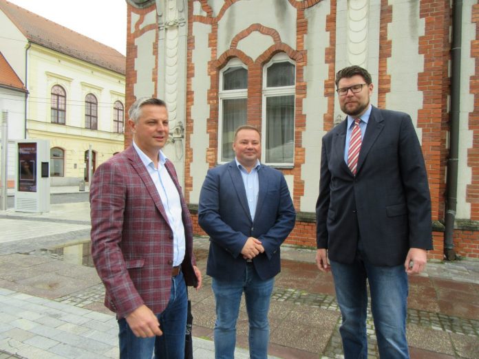 Kovač, Medved i Grbin Kovač, Medved i Grbin