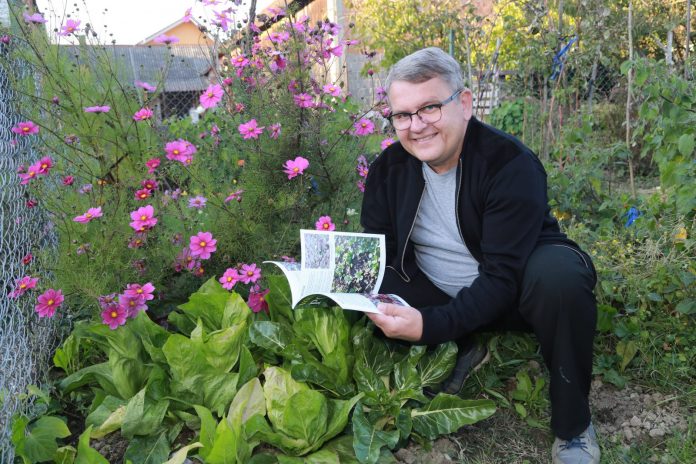 Renato Obadić u svojem vrtu u Maloj Subotici