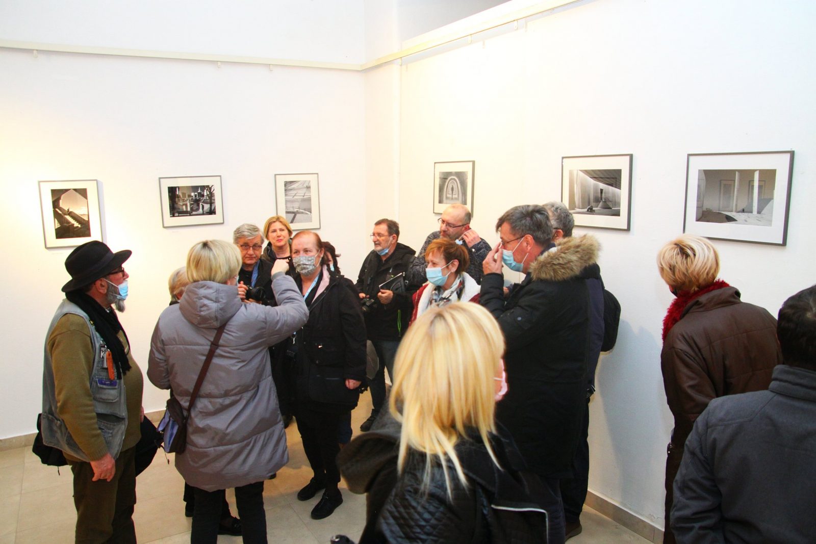 Izložba fotografija Zorana Kolarića