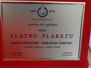 Zlatna plaketa