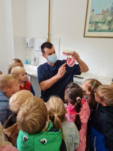 prstići u ordinaciji dentalne medicine dr. Gorana Mesarića