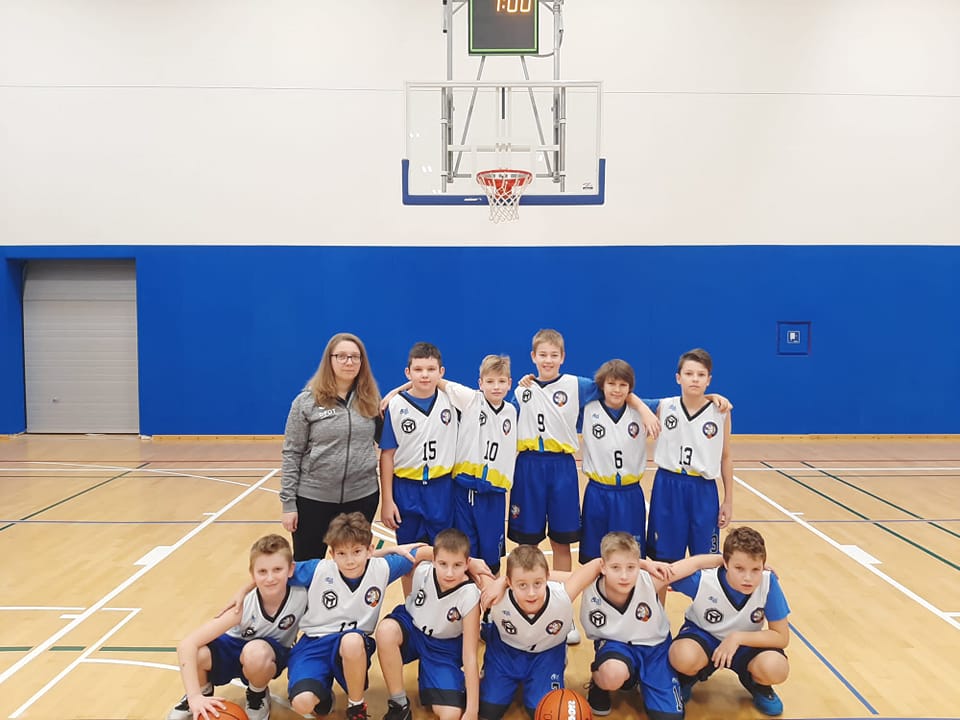 U-11 ekipa KK Međimurje u novoj garnituri posebno dizajniranih dresova za naš klub