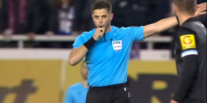 Patrik Kolarić sa zviždaljkom