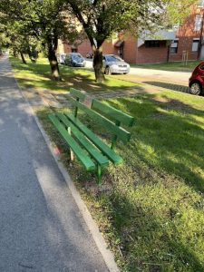 Duž Zrinsko Frankopanske ulice u Čakovcu su postavljene klupice