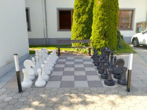 Veliko vanjsko šahovsko polje u Miklavcu.