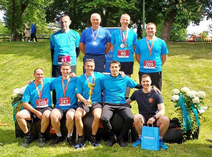 8. Polumaraton Zrinskih, ekipa vatrogasaca (JVP Čakovec) na polumaratonu zrinski u Čakovcu
