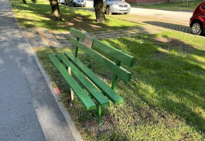 Duž Zrinsko Frankopanske ulice u Čakovcu su postavljene klupice