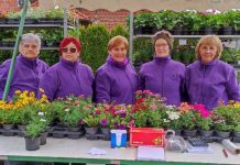 Članice udruge žena na Sajmu cvijeća u Dunjkovcu