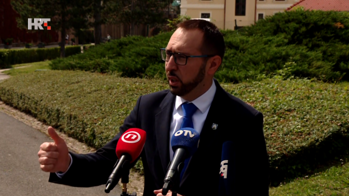 Tomislav Tomašević daje izjavu