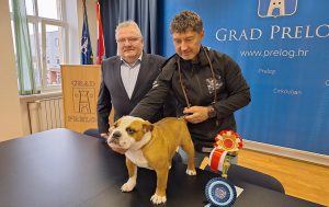 Ljubomir Kolarek uz Danijela Novaka i njegovu kujicu Siggy