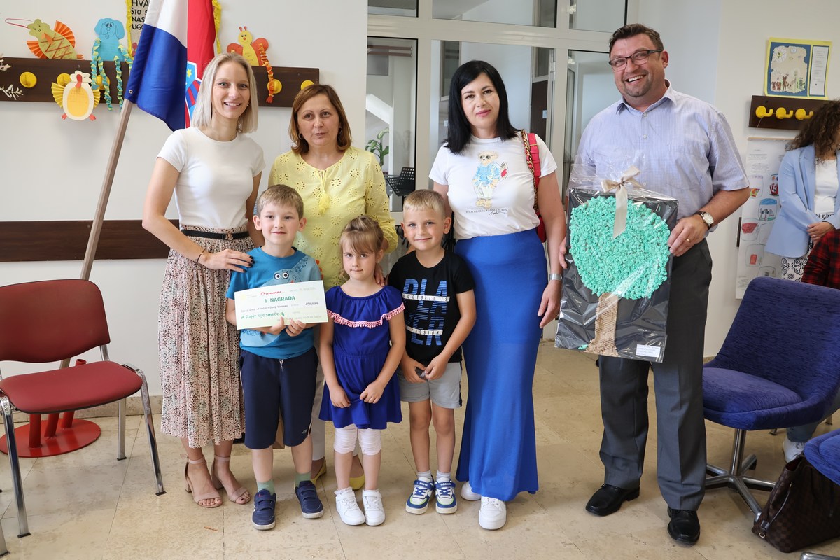 načelnici sa nagrađenima