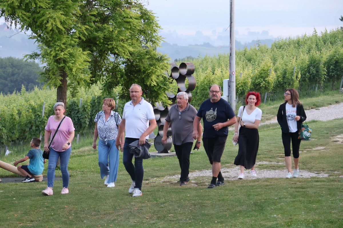 Izlazak Sunca u prvom ljetnom danu na Mađerkinom bregu