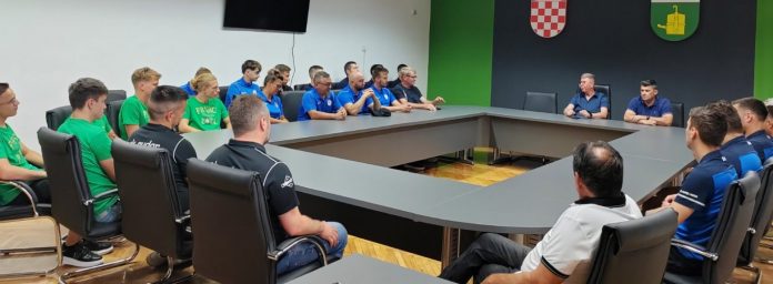 Nogometaši okupljeni kod gradonačelnika