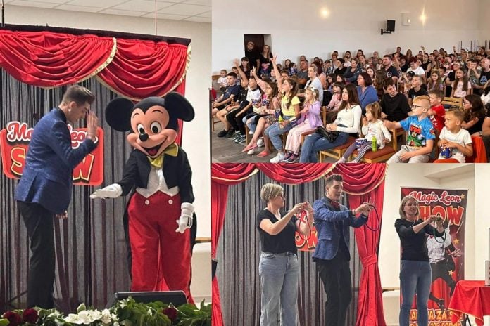 mađioničar magic leon izvodi predstavu