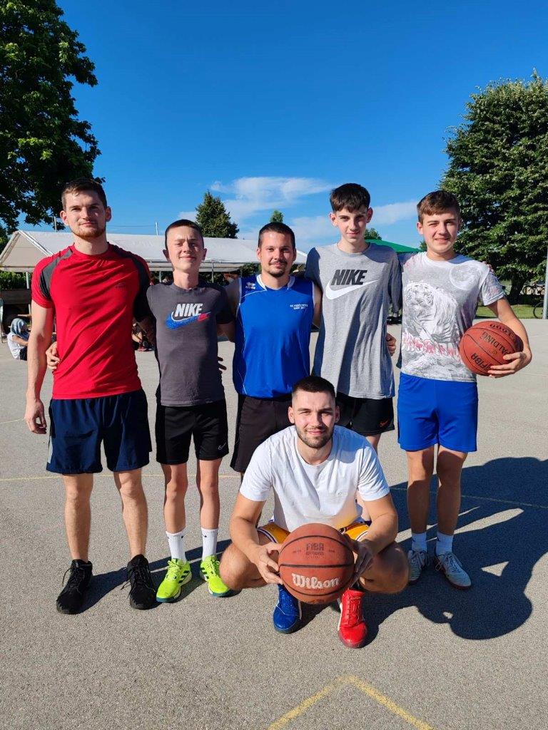 Košarkaši na Krbulji open u Donjoj Dubravi